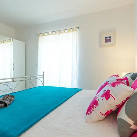 Mihaela & Brigita Bayview Apartment