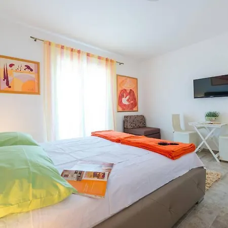 아파트 Mihaela & Brigita Bayview *